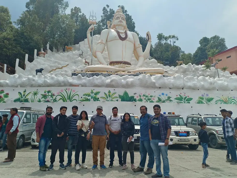 Group picture at Dol Ashram