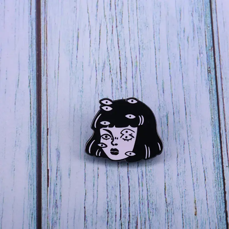 Miniatura: Junji Ito, Uzumaki Metal Pins