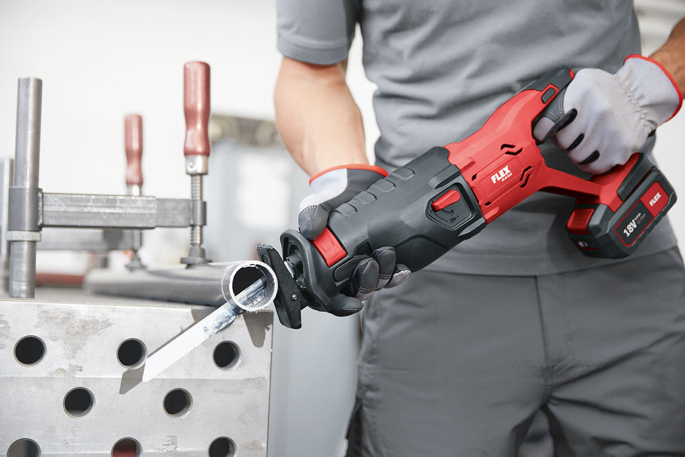 Sharre me lama horizontale me bateri 18 V