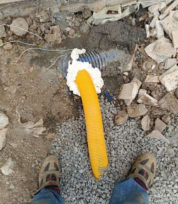 Sarı boru, köpük dolgu, bahçe peyzajı