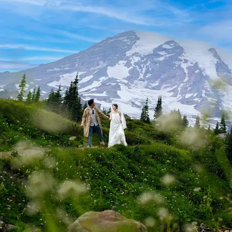 The Ultimate Guide to Airbnb Elopements & Wedding Photography Near Mt. Rainier