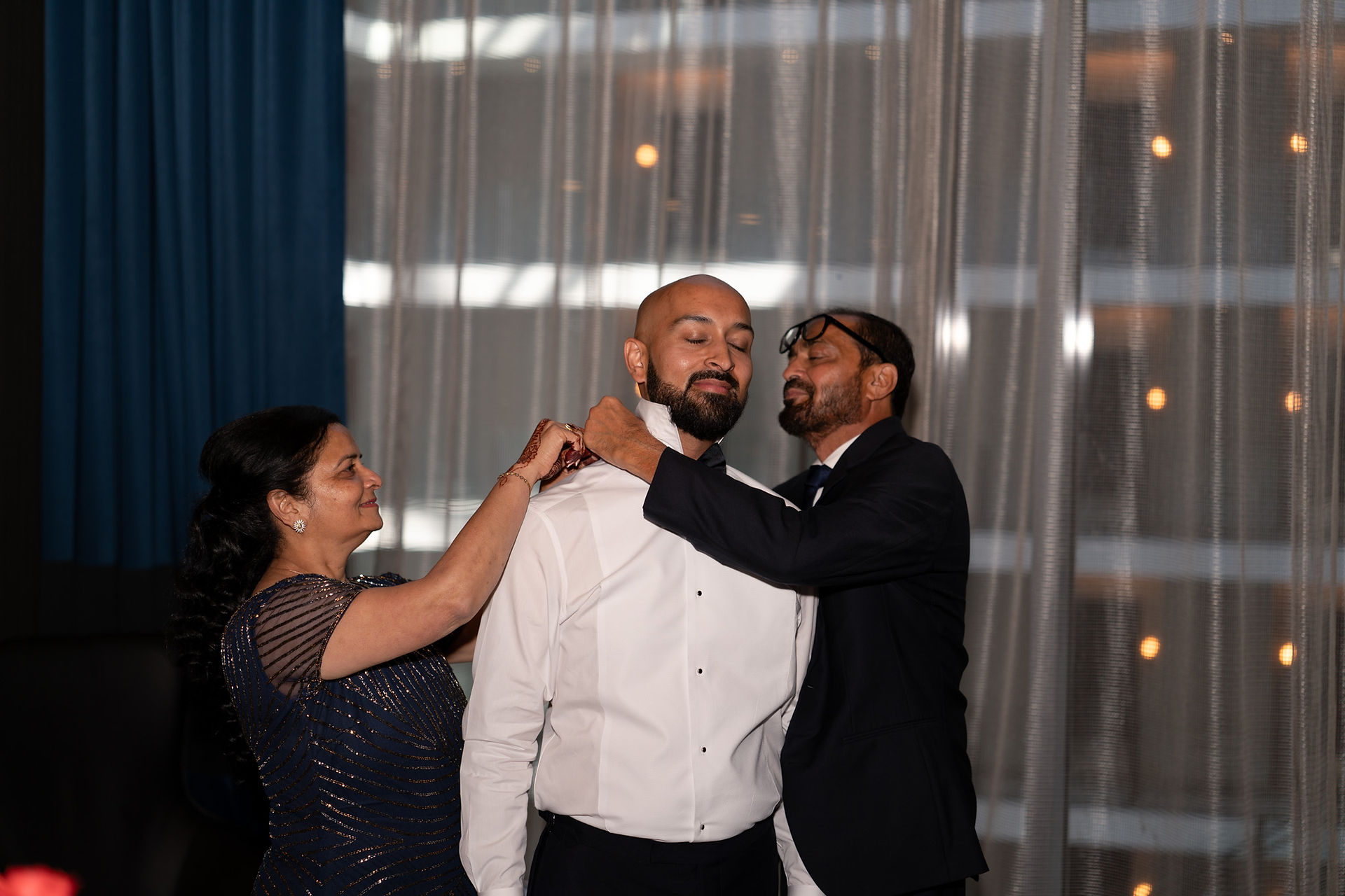 WA wedding photographer captures groom getting ready.