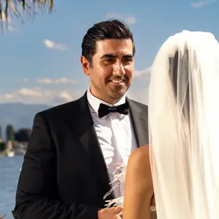 Happy couple's romantic wedding photo; PhotoYari | Wedding Photographer