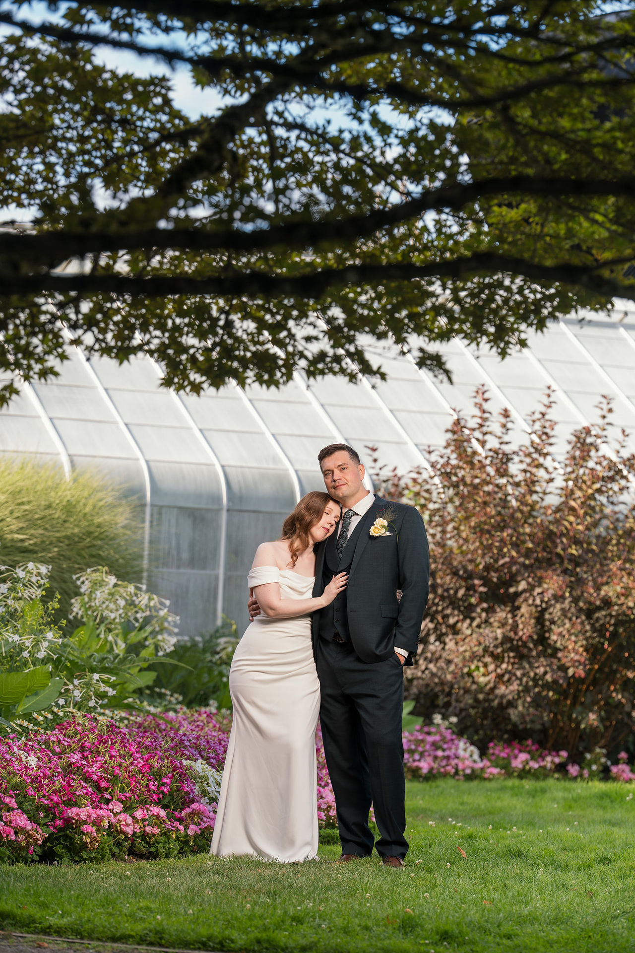 Wedding couple at Volunteer Park Conservatory in Seattle.