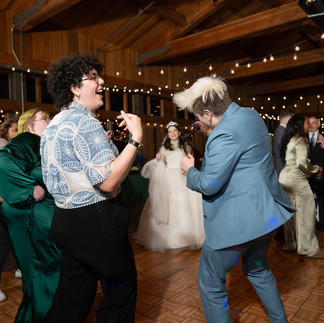 Guests dancing at a Gold Mountain Golf Club wedding