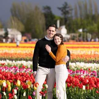 Couple's engagement photo at Skagit Tulip Festival