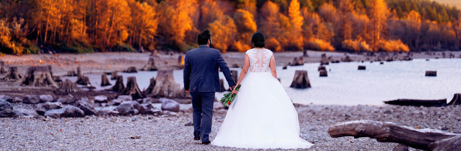 HOW TO HANDLE BAD WEATHER DURING YOUR OUTDOOR ELOPEMENT /  ELOPEMENT Wedding photographer