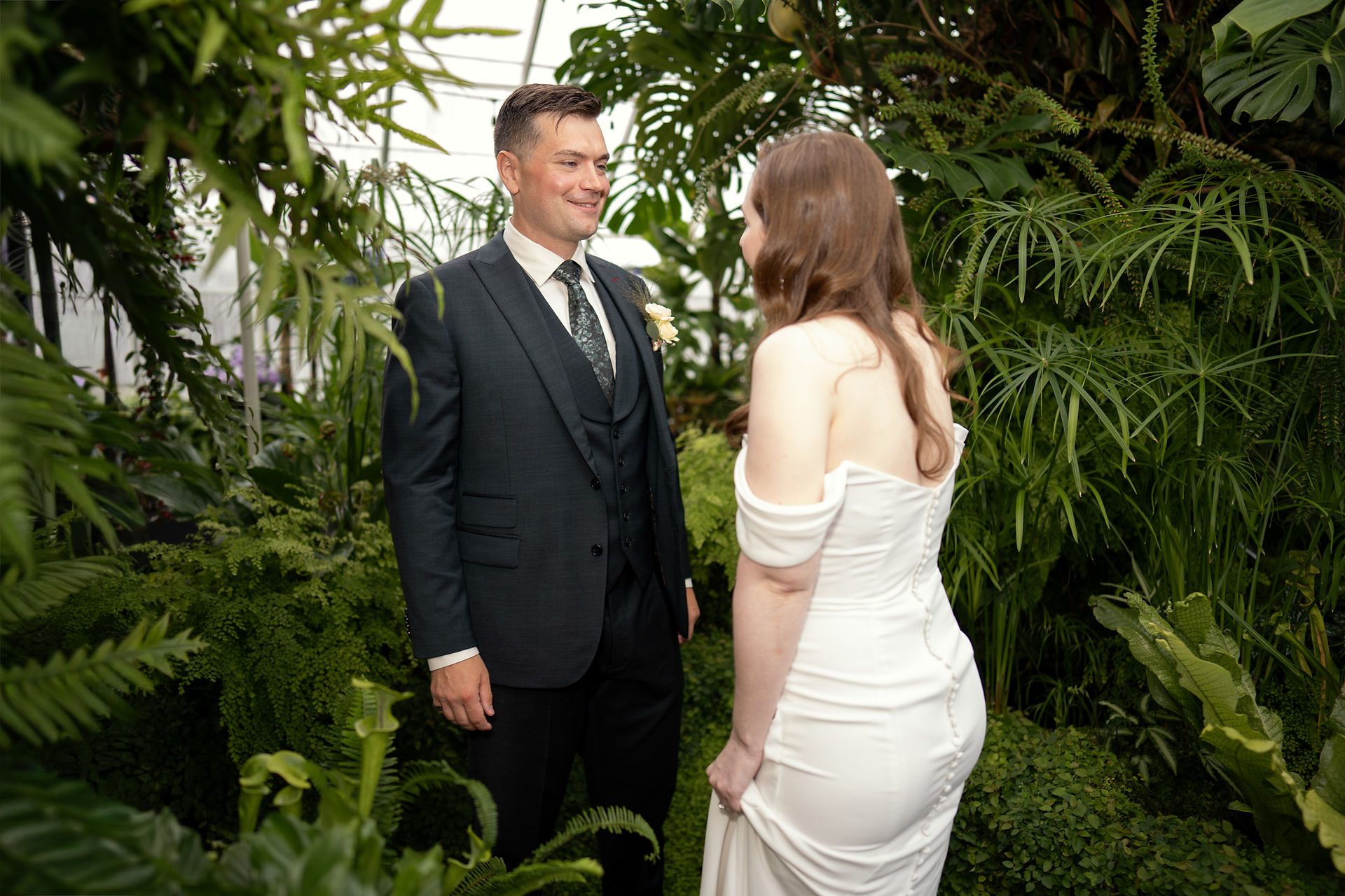 Couple eloping at Volunteer Park Conservatory in Seattle
