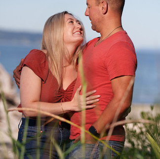 Jessica & Brian's Meadowdale Beach engagement