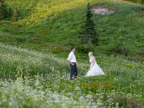 How to Choose the Perfect PNW Elopement Photographer: 10 Essential Tips for Your Intimate Wedding