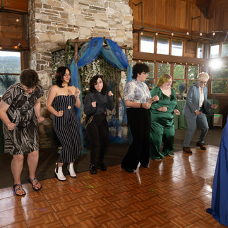 Guests dancing at a Gold Mountain Golf Club wedding
