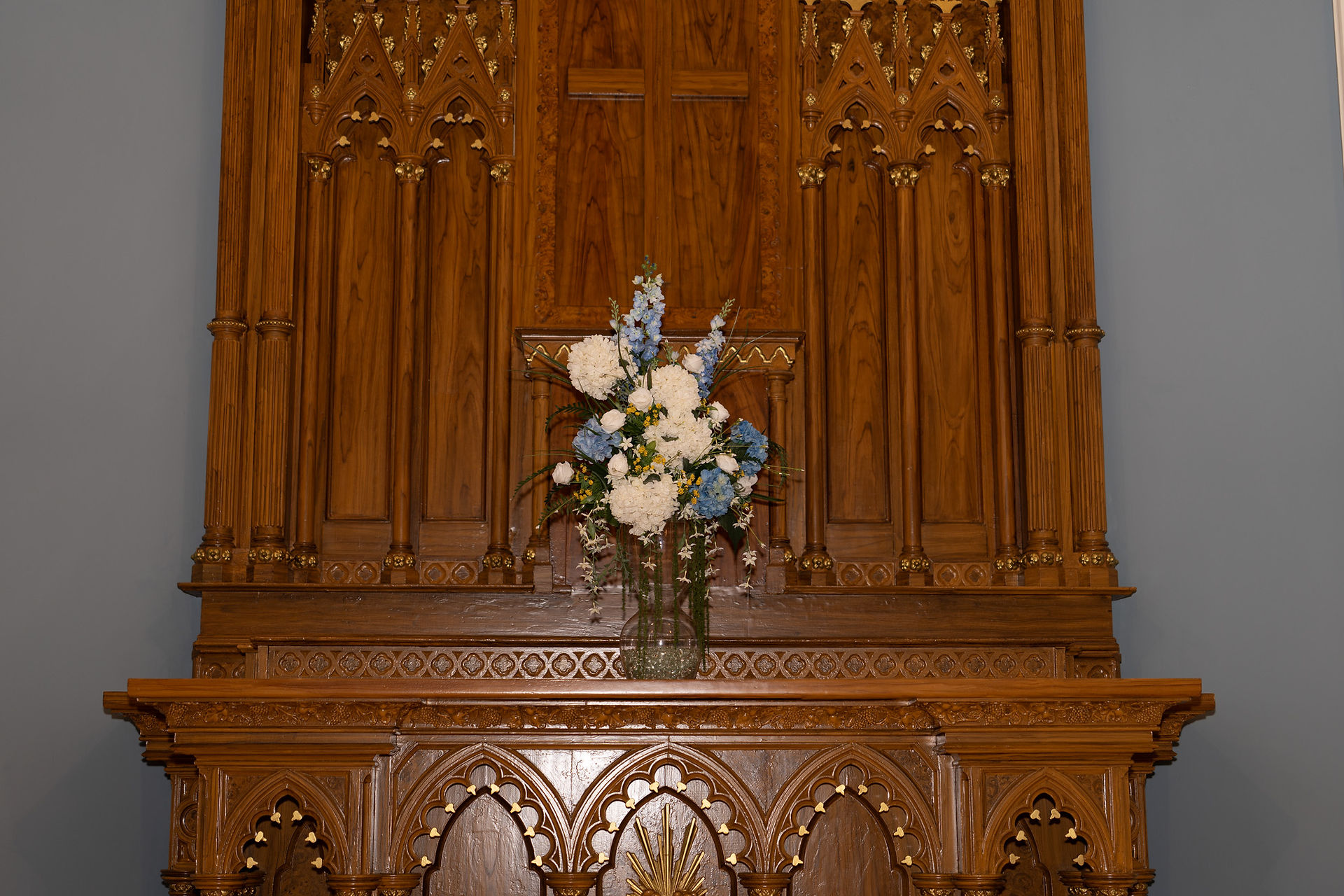 Church altar flowers by a WA Wedding Photographer.