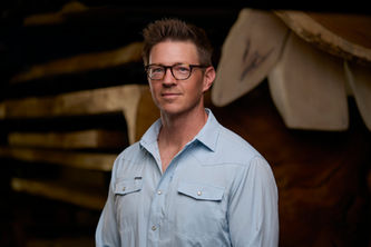 Portrait of man wearing glasses