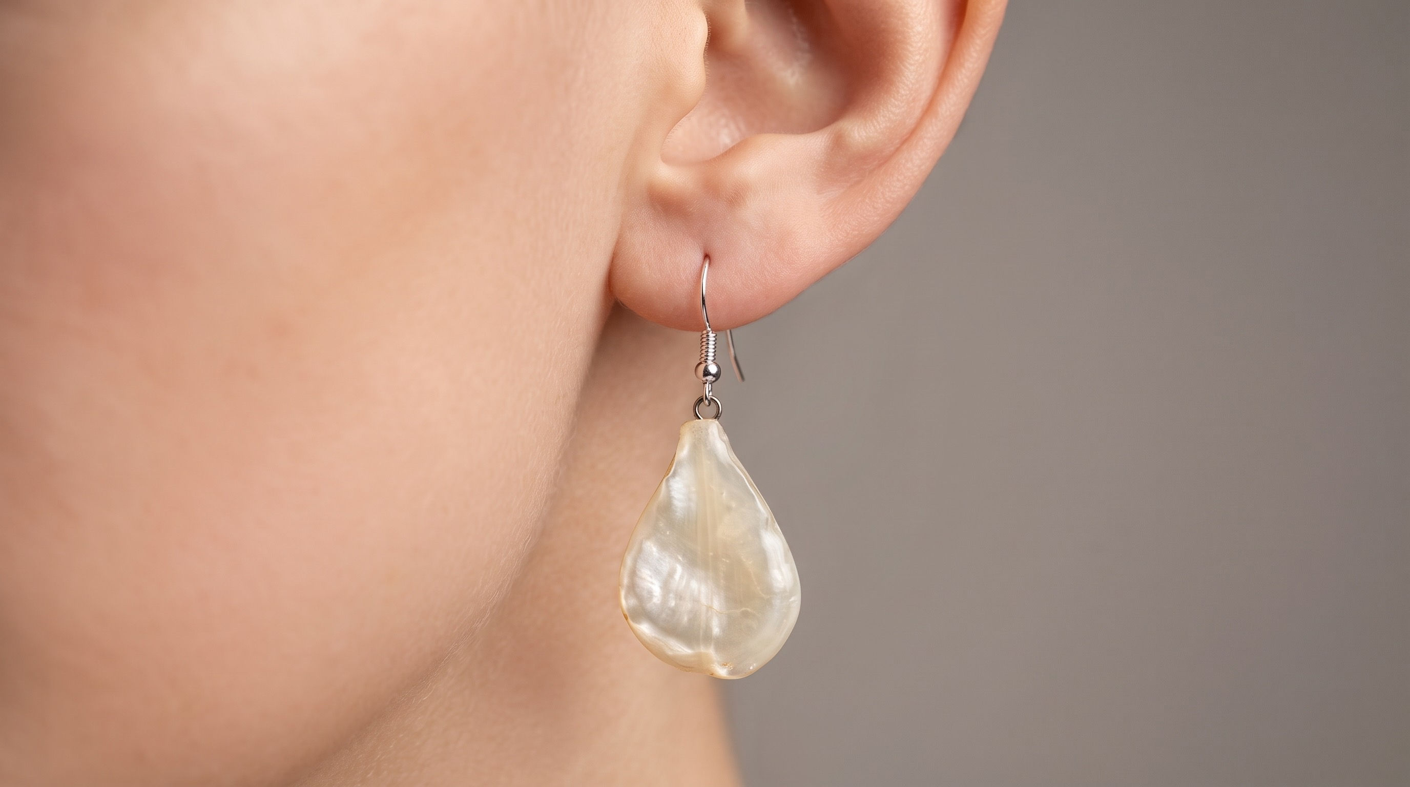 Real Flower Petal Earrings – Soft Ivory & Champagne Teardrop Dangles