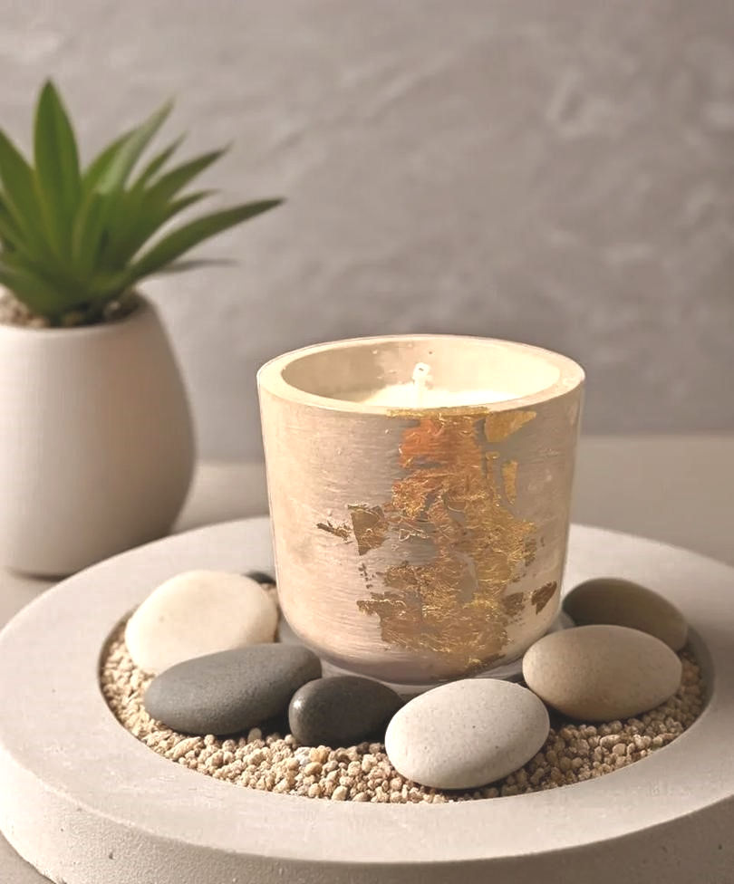 Golden leaf jar candle