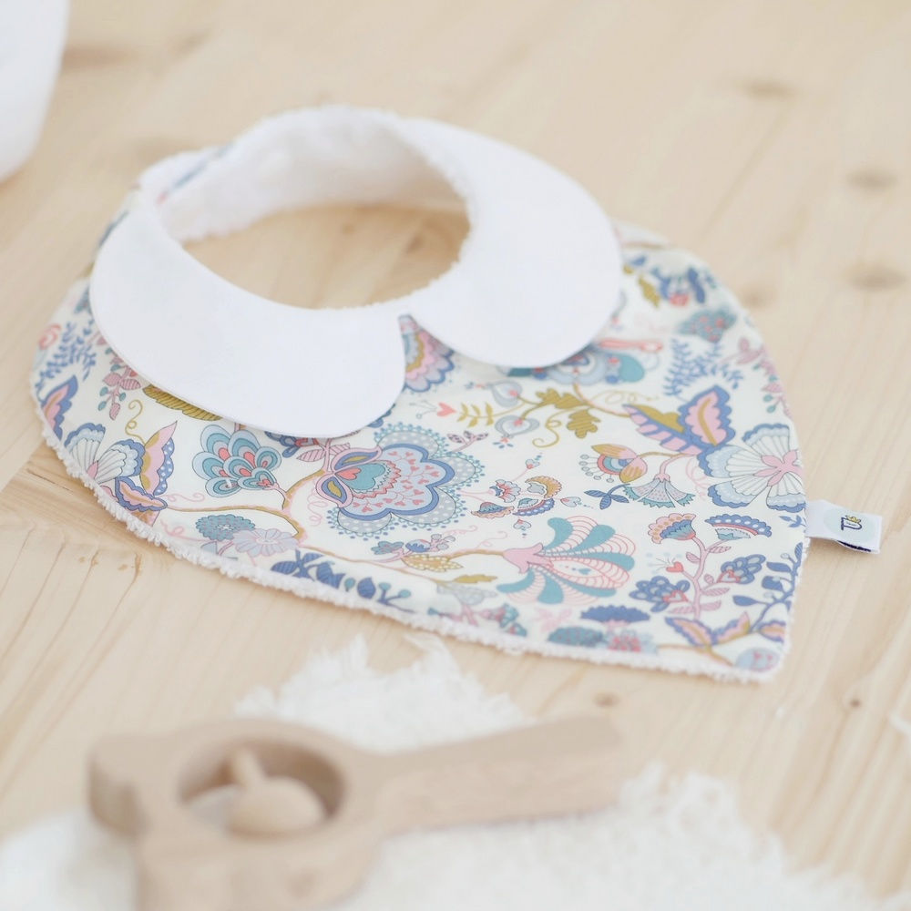 Bavoir bandana bébé en Liberty Mabelle avec col Claudine