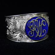 Wolf signet silver ring front. Custom jewelry design