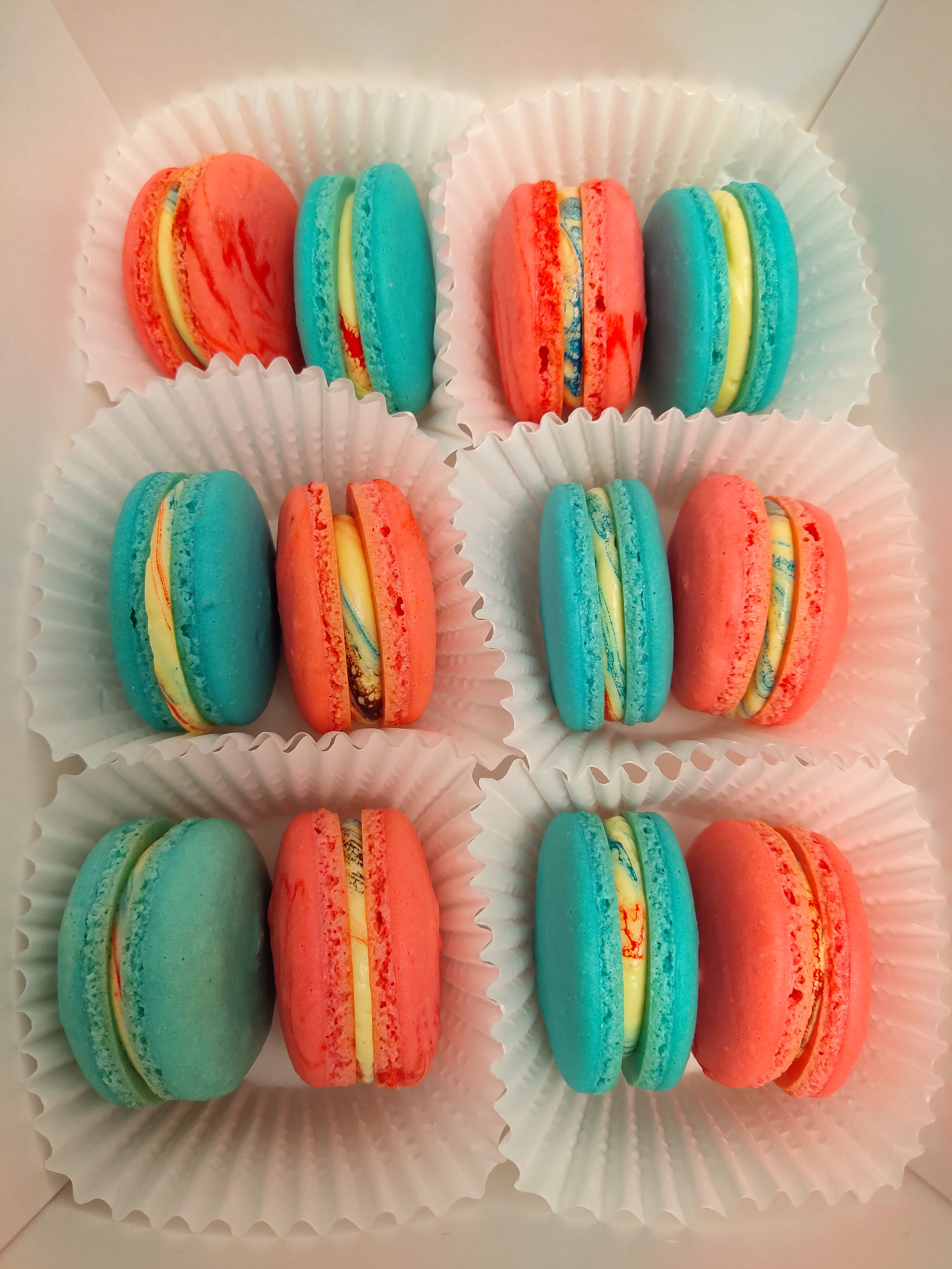 Strawberry Macaron 12 Ct