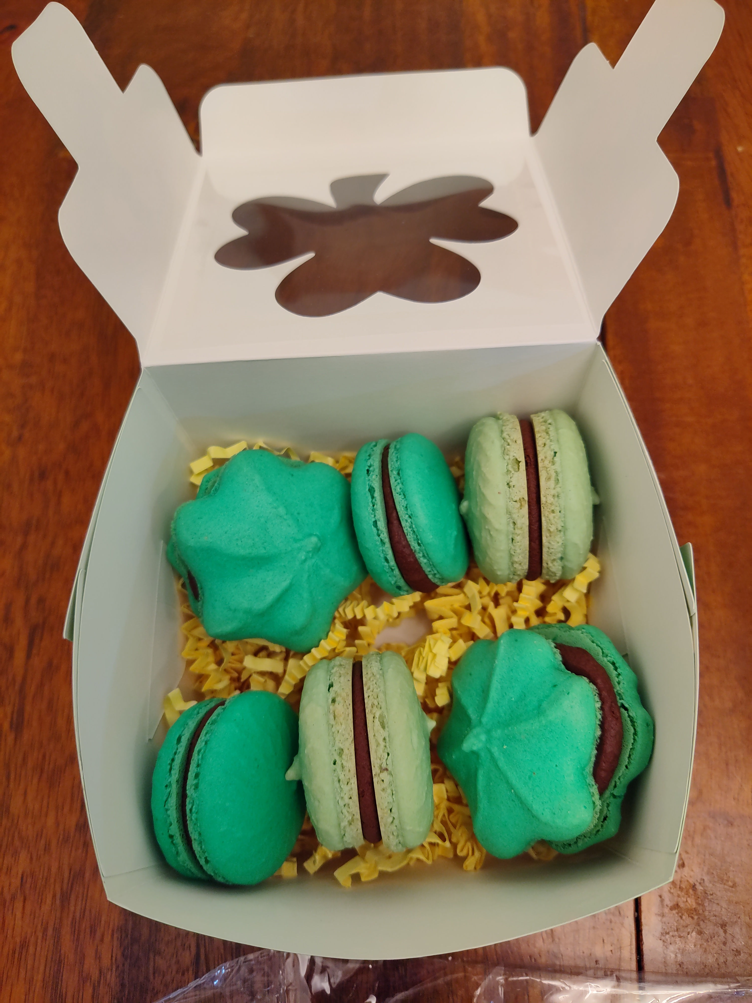 Themed boxes 6-12ct