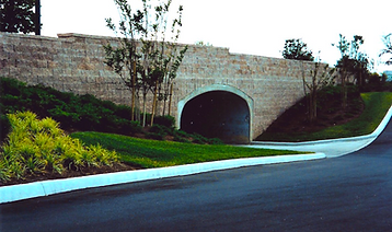 gravitystone-retaining-wall-case-study-the-villages-tunnel