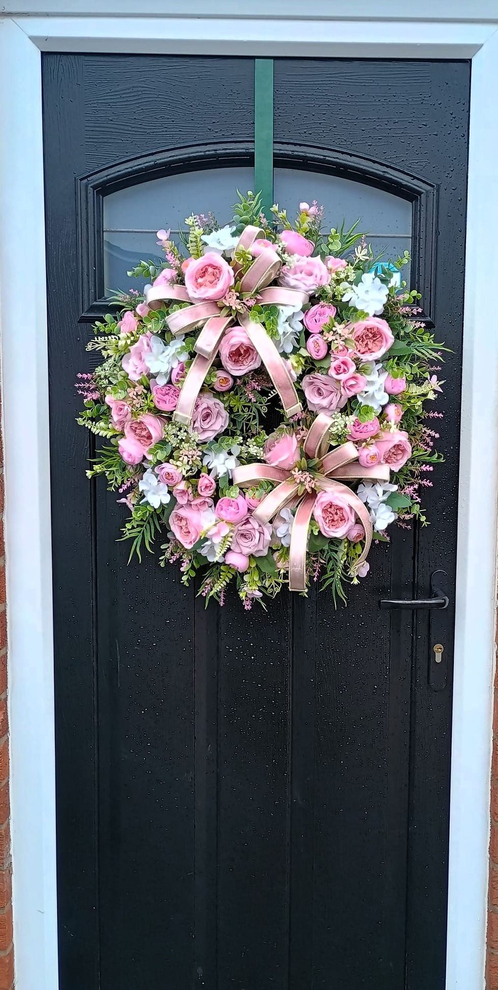 Thumbnail: Luxury Artificial Pink Rose Wreath