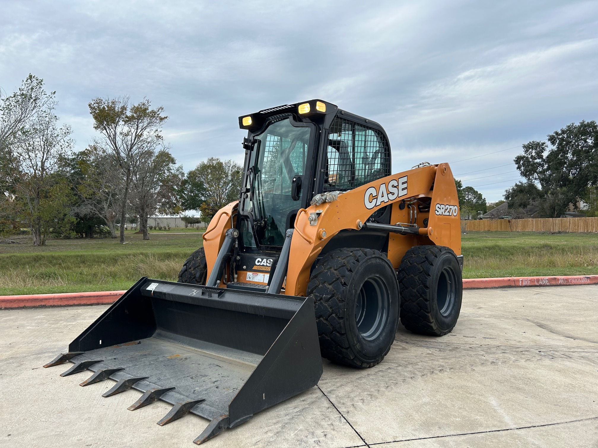 SOLD !!! 2018 CASE Model SR270 Skid Steer