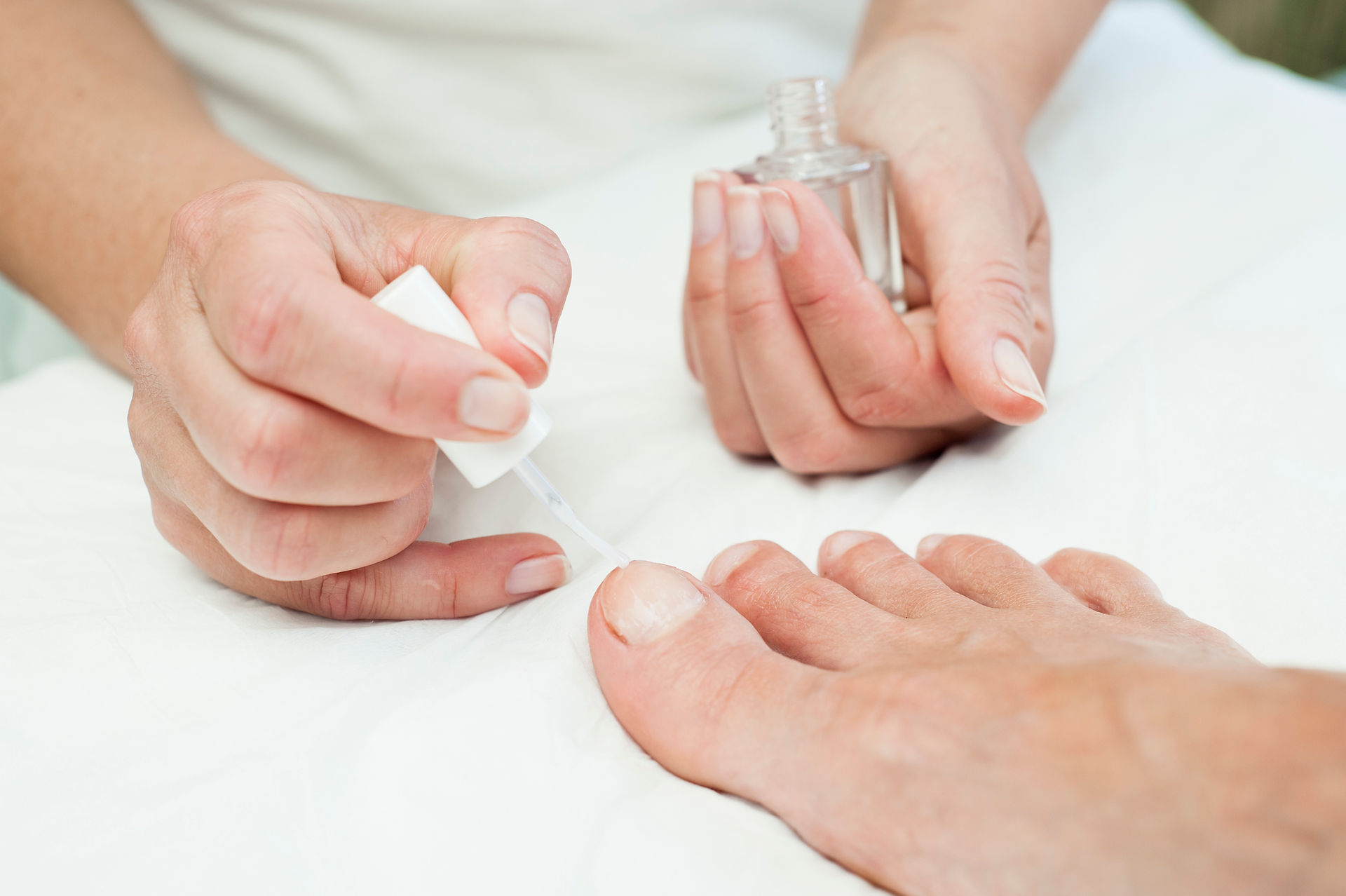 El Curso Master en Pedicure está diseñado para quienes desean especializarse en el cuidado y embellecimiento de los pies.