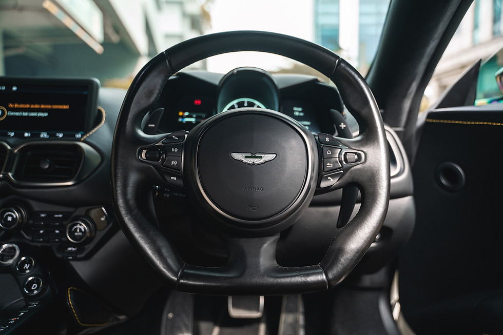 Thumbnail: ASTON MARTIN VANTAGE