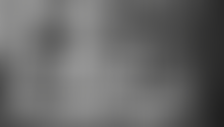 Poledance Instructor unterrichtet Poledance auf eine x-pole Stage