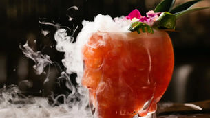 Glace carbonique : créez un effet fumée spectaculaire pour vos cocktails