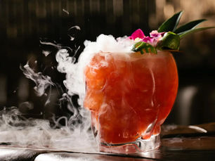 Glace carbonique : créez un effet fumée spectaculaire pour vos cocktails