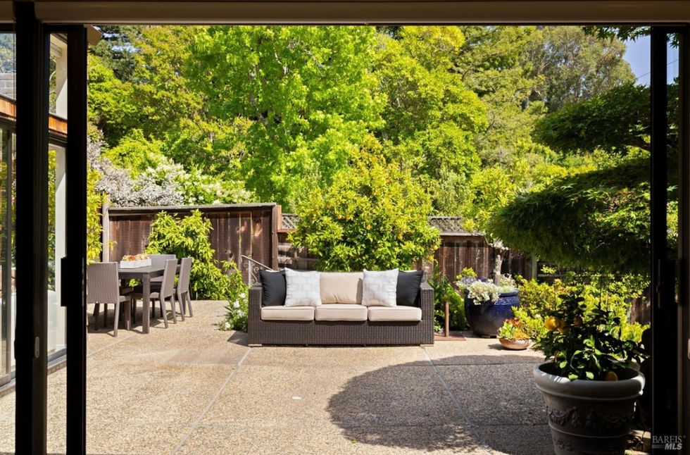 Living room leading to outdoor