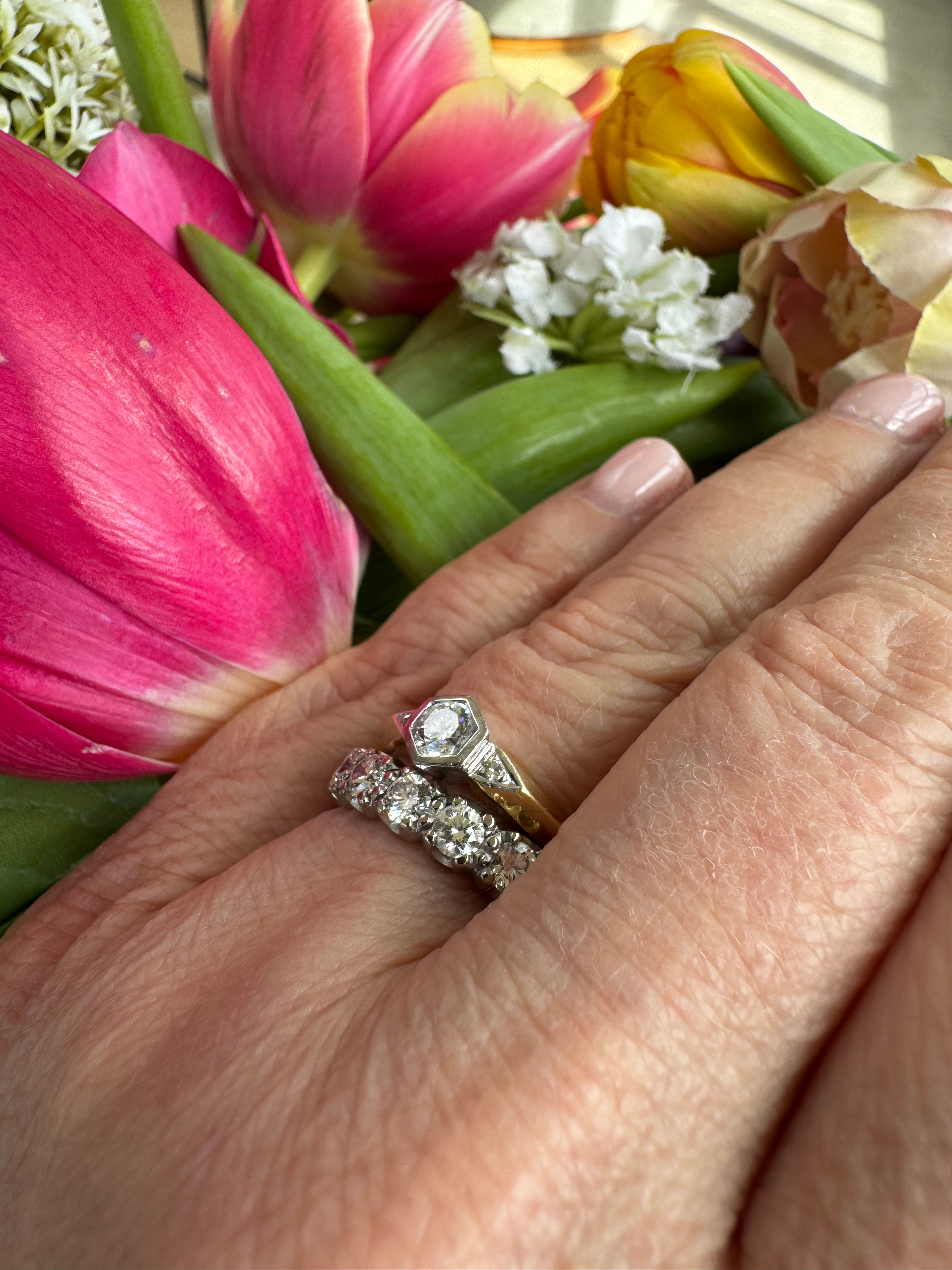 ANTIQUE ART DECO 18CT GOLD HEXAGONAL RING 0.30CT