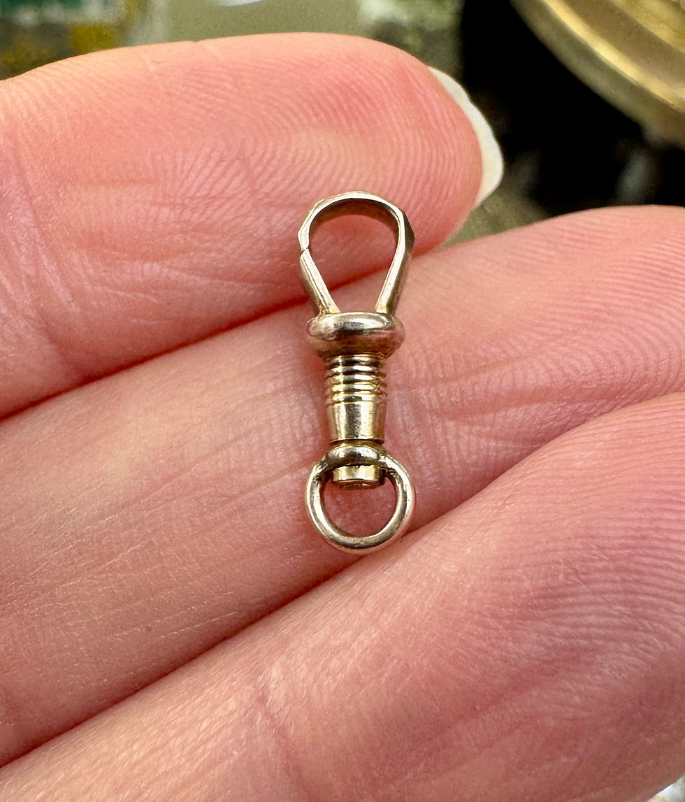 ANTIQUE 9CT GOLD FACETED DOG CLIP