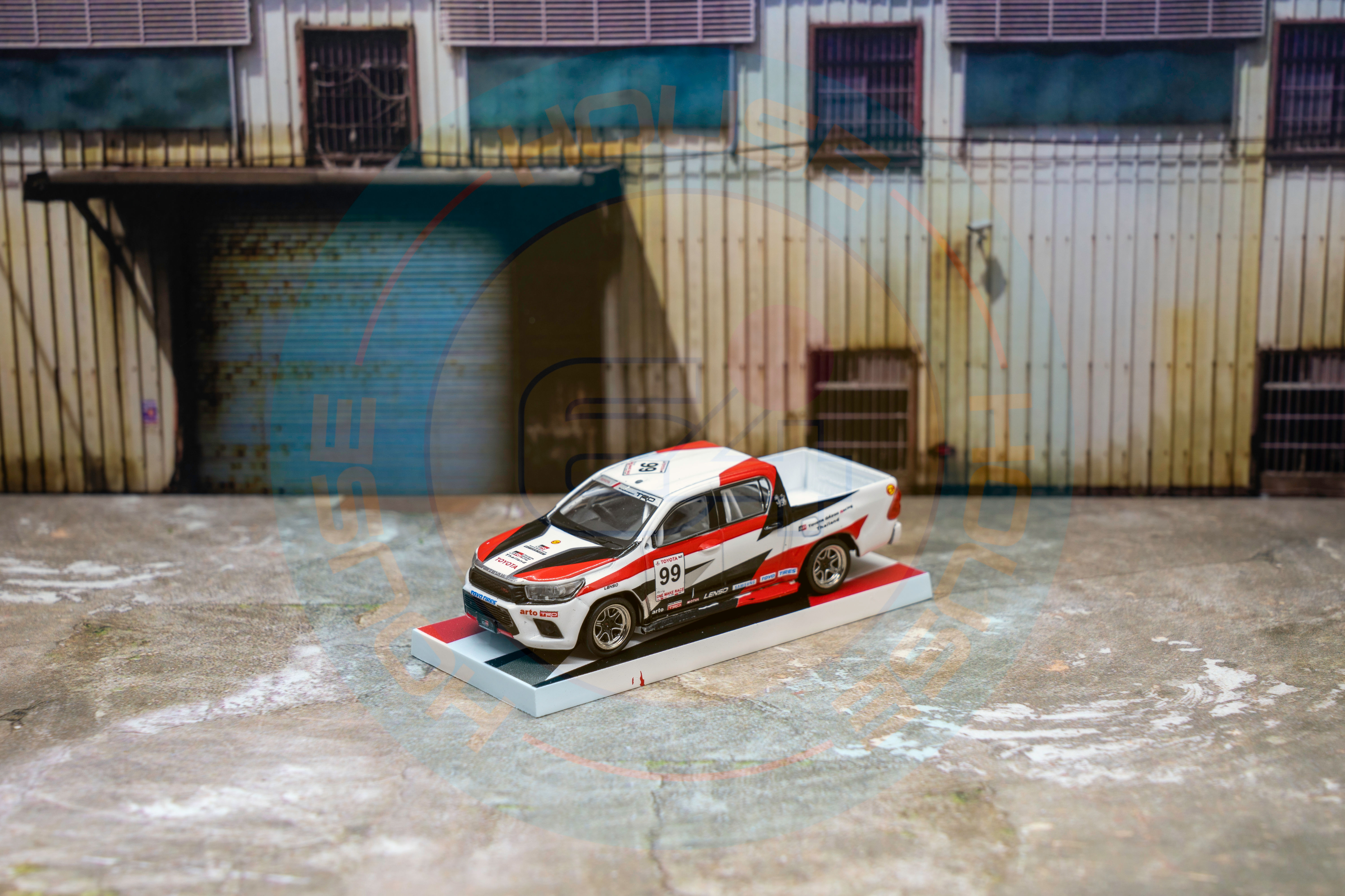 Tarmac Works 1/64 Toyota Hilux One make race