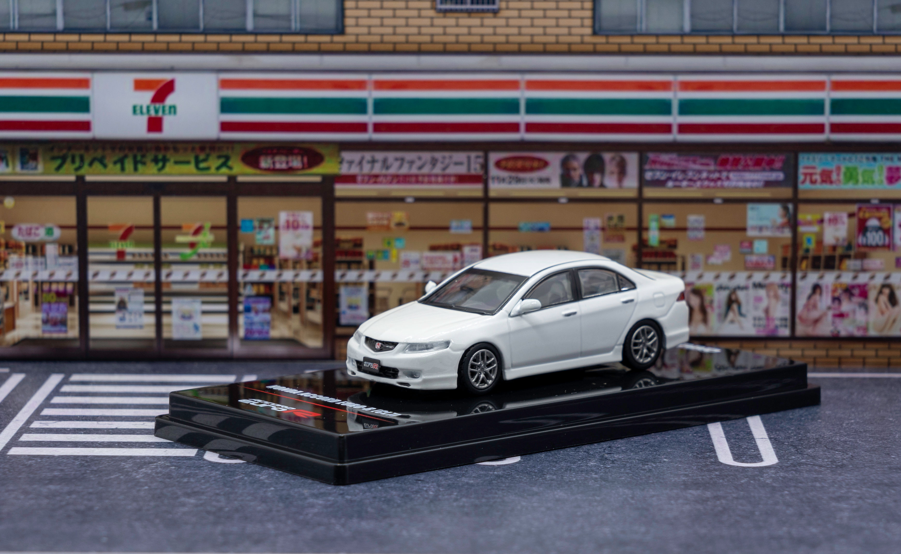 INNO 1/64 HONDA ACCORD Euro-R (CL7)White