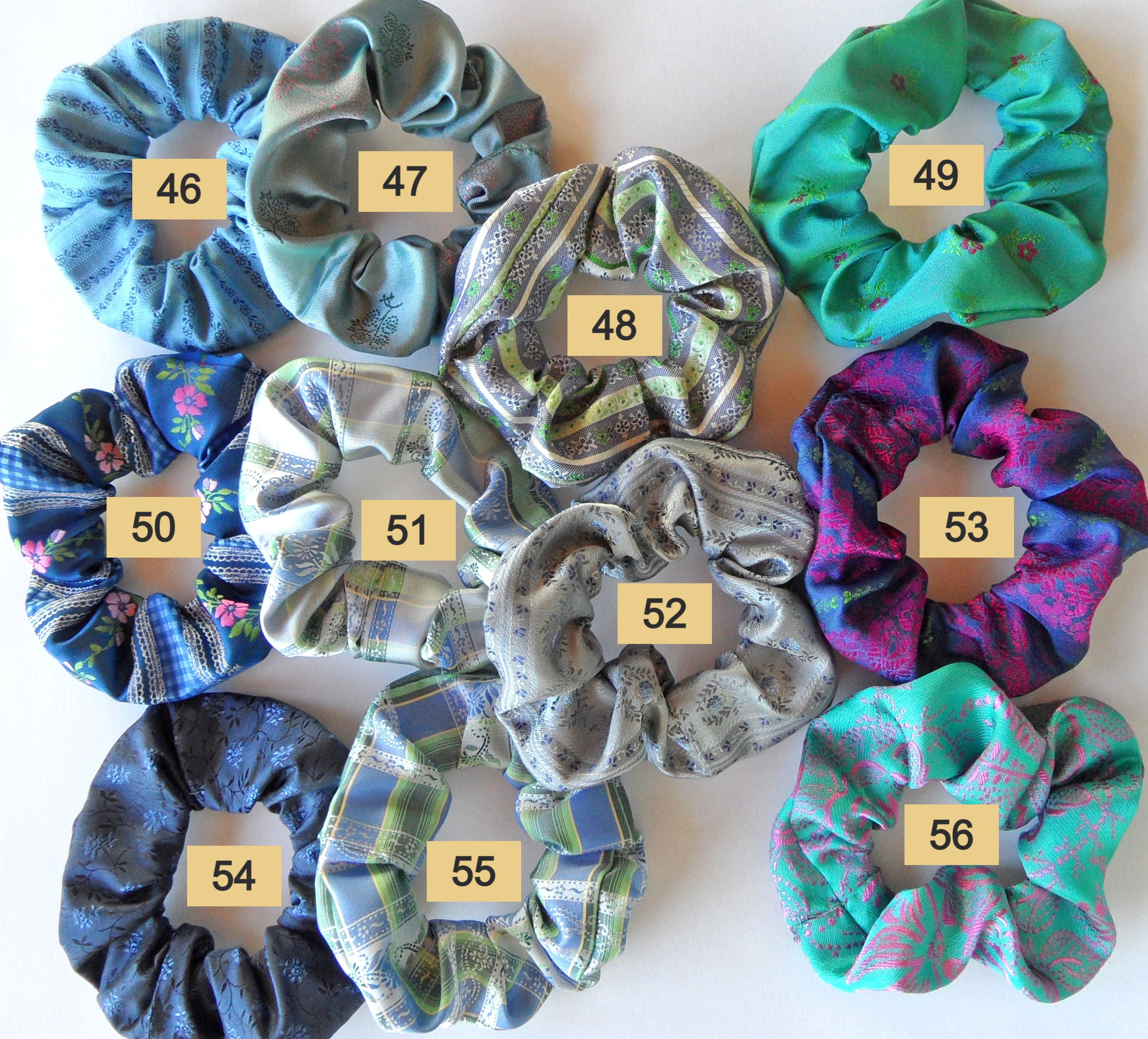 Haargummi-Modelle blau, türkis, lila