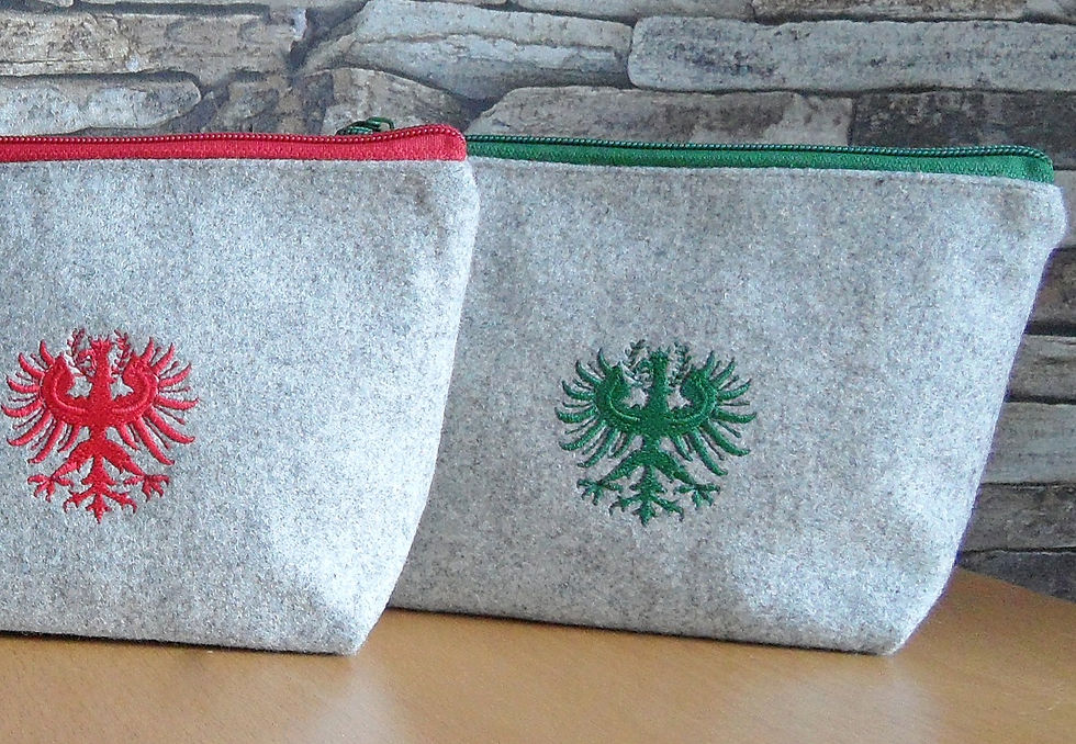 Miniaturbild: Utensilien-Tasche mit Stickerei "Adler"