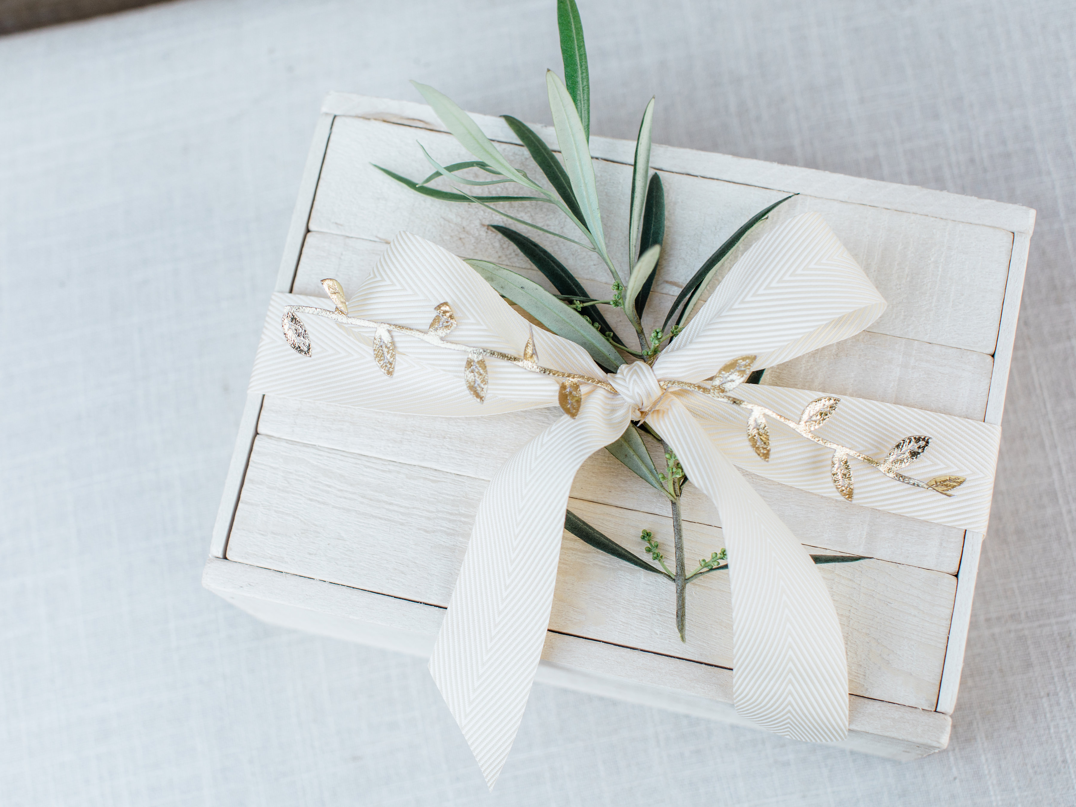 Small Pine Wood Gift Box boxandbow