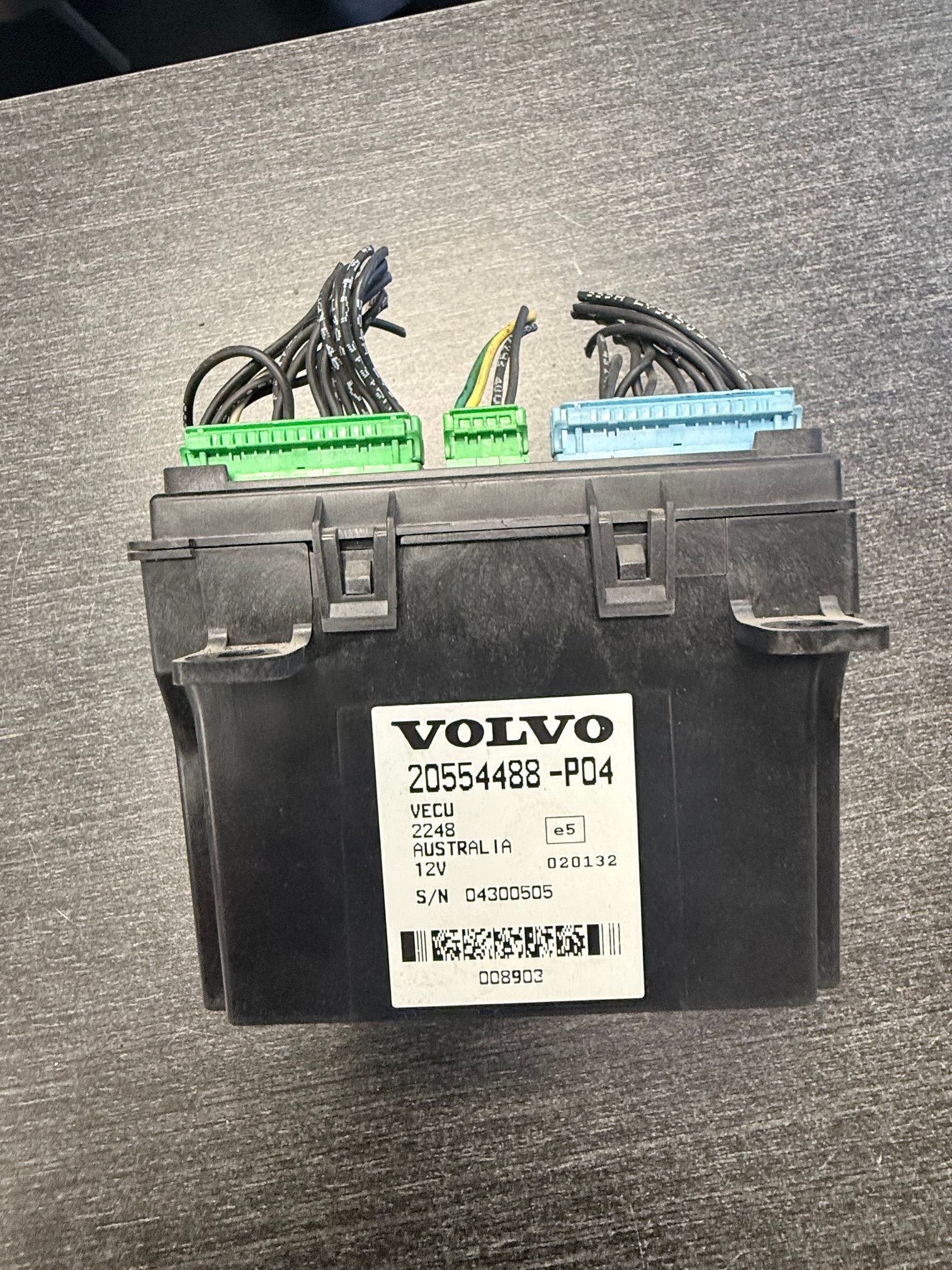 Volvo VECU Vehicle Electronic Control Unit 20554488-P04 ECU Module 12V Used