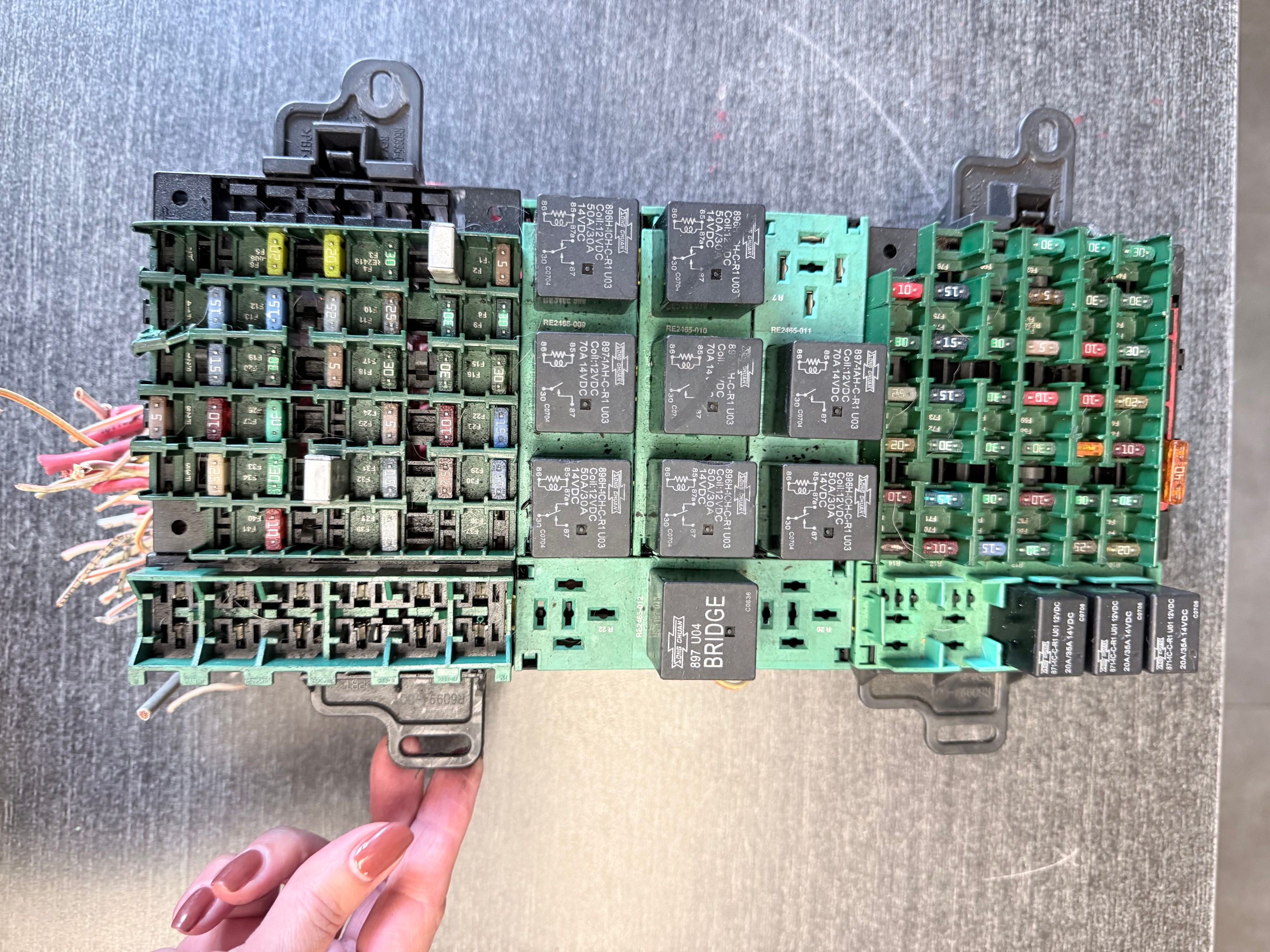 Volvo Fuse Box Relay Panel OEM Used Central Electrical Fuse Box Assembly