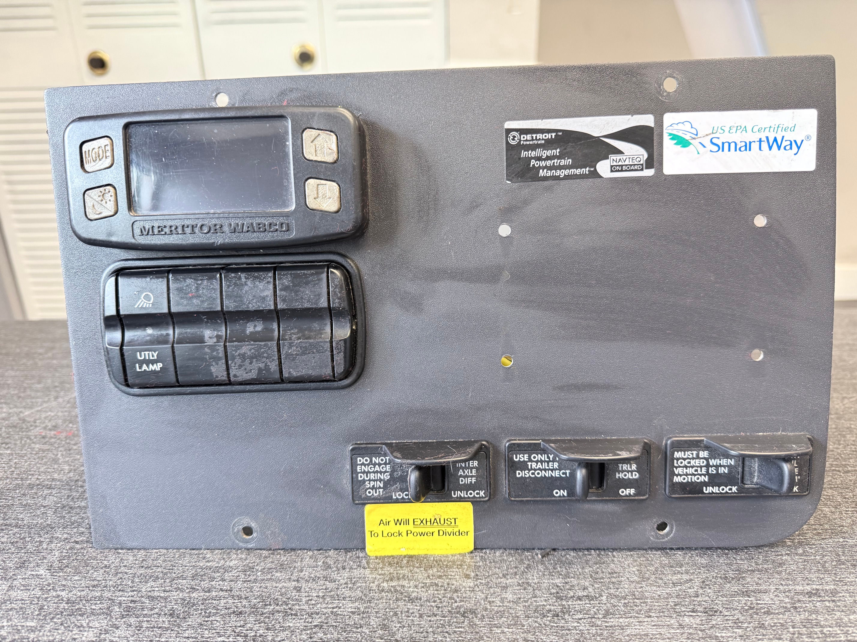 Freightliner Cascadia Dash Switch Panel Meritor WABCO ABS Display OEM Used