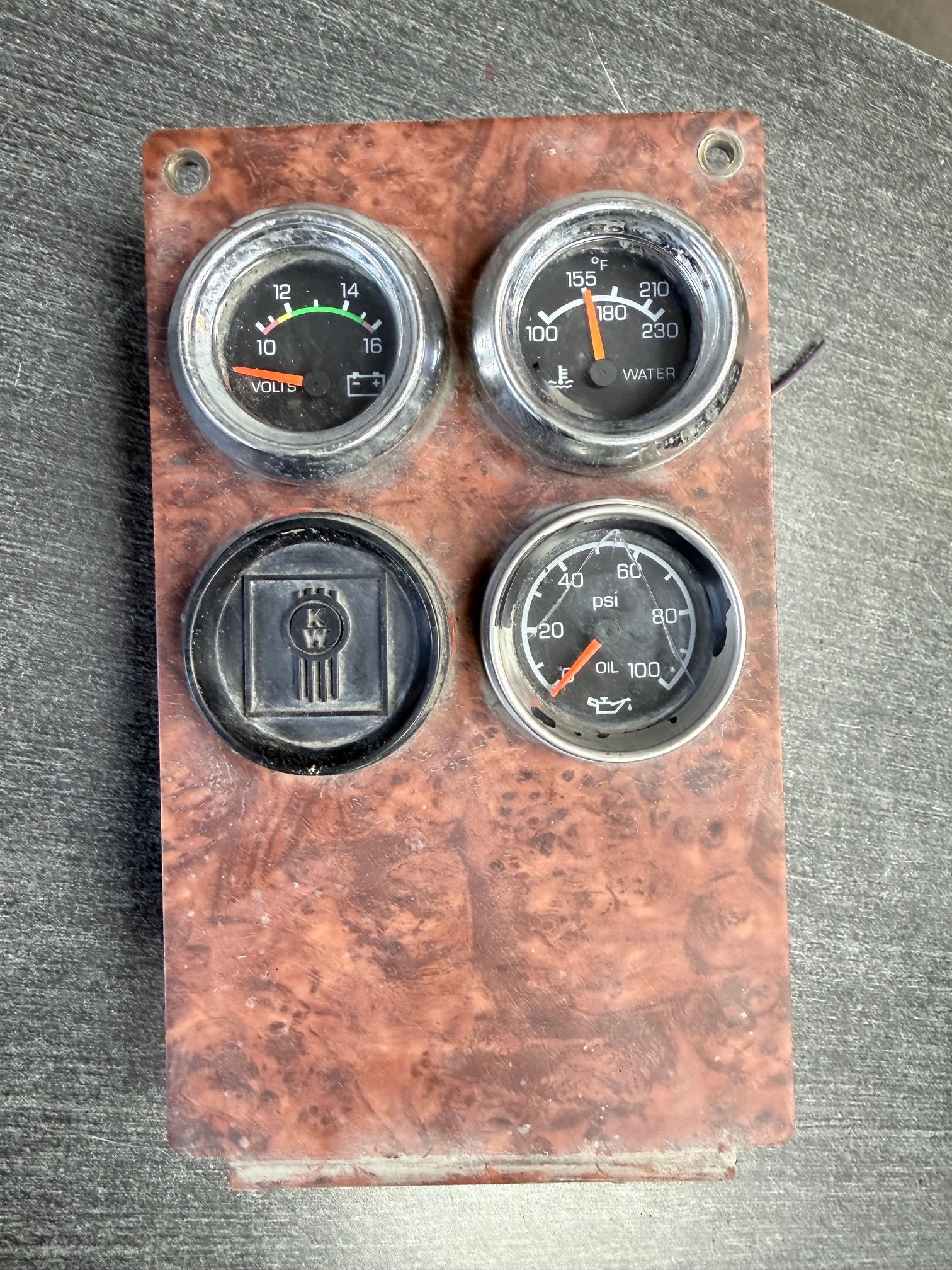Kenworth T800 Auxiliary Gauge Panel Volts Water Oil LPA-1059 OEM Used