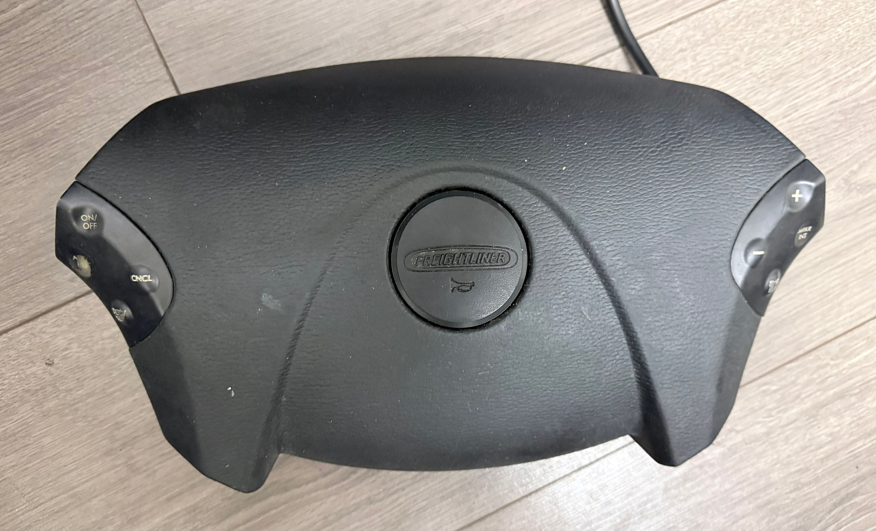 Freightliner Cascadia Steering Wheel Driver Airbag A14-5886-000 OEM Used