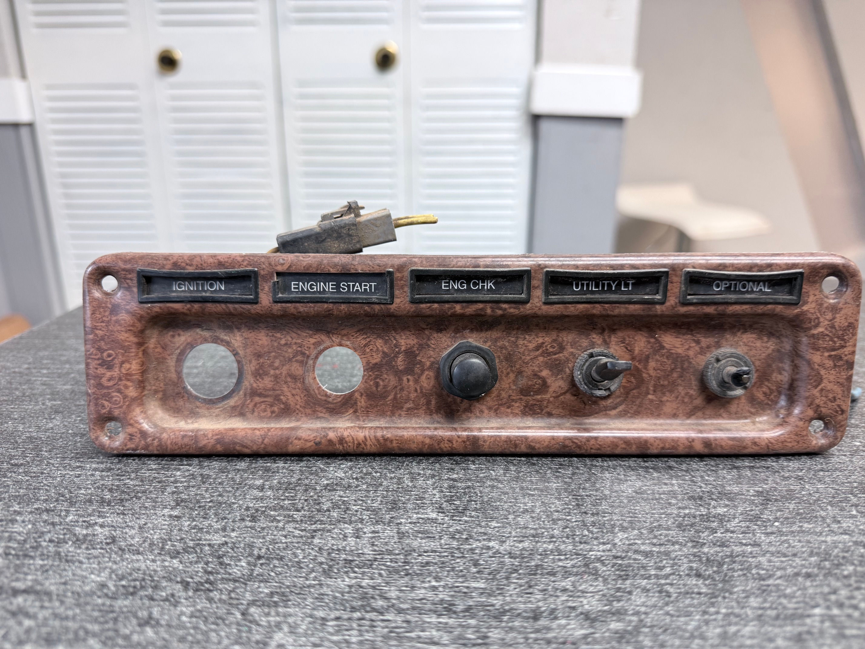 Freightliner FLC FLD120 Woodgrain Dash Switch Panel Ignition Engine Start OEM