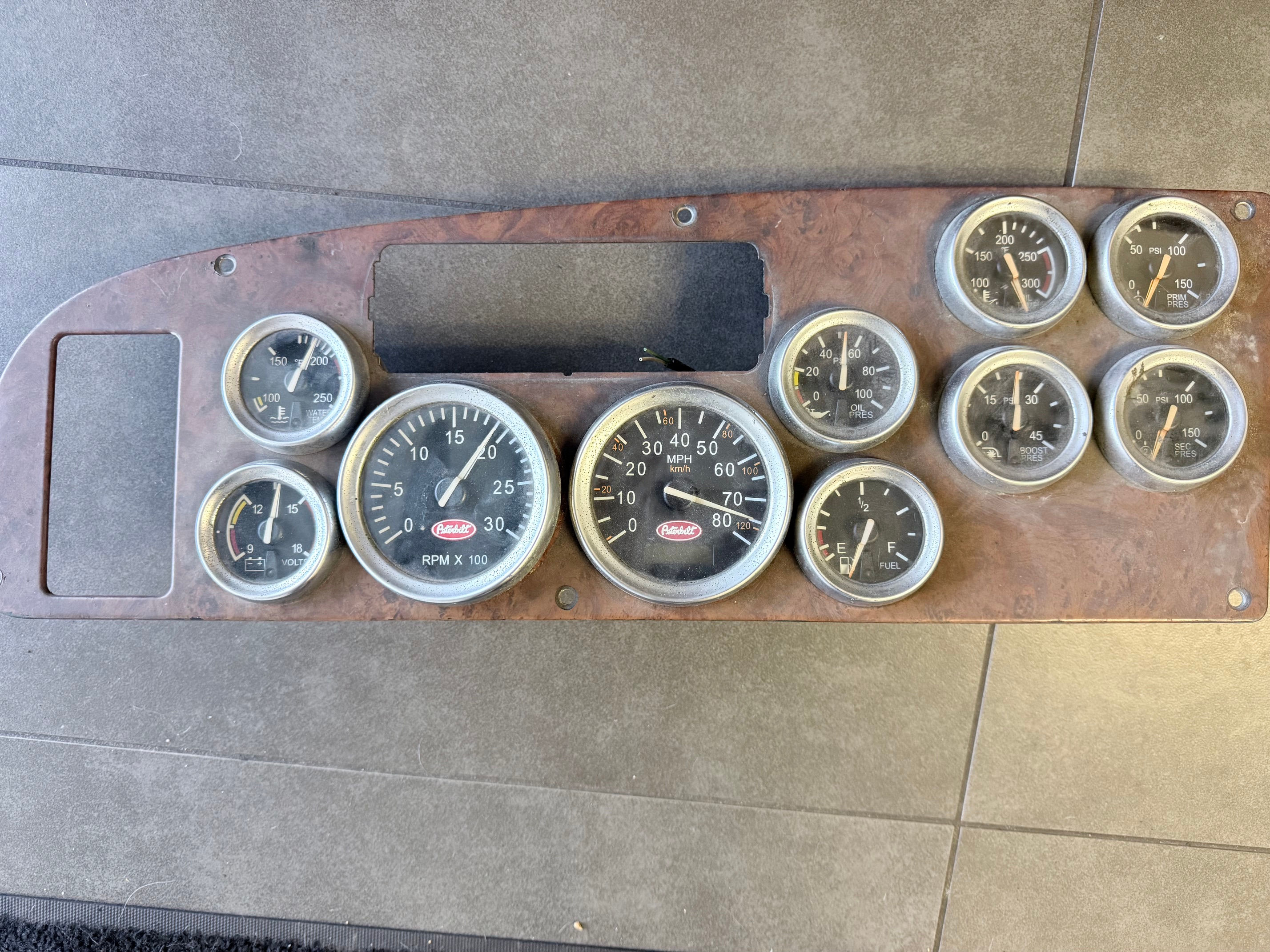 Peterbilt 377 378 379 Woodgrain Dash Instrument Gauge Cluster Panel Assembly