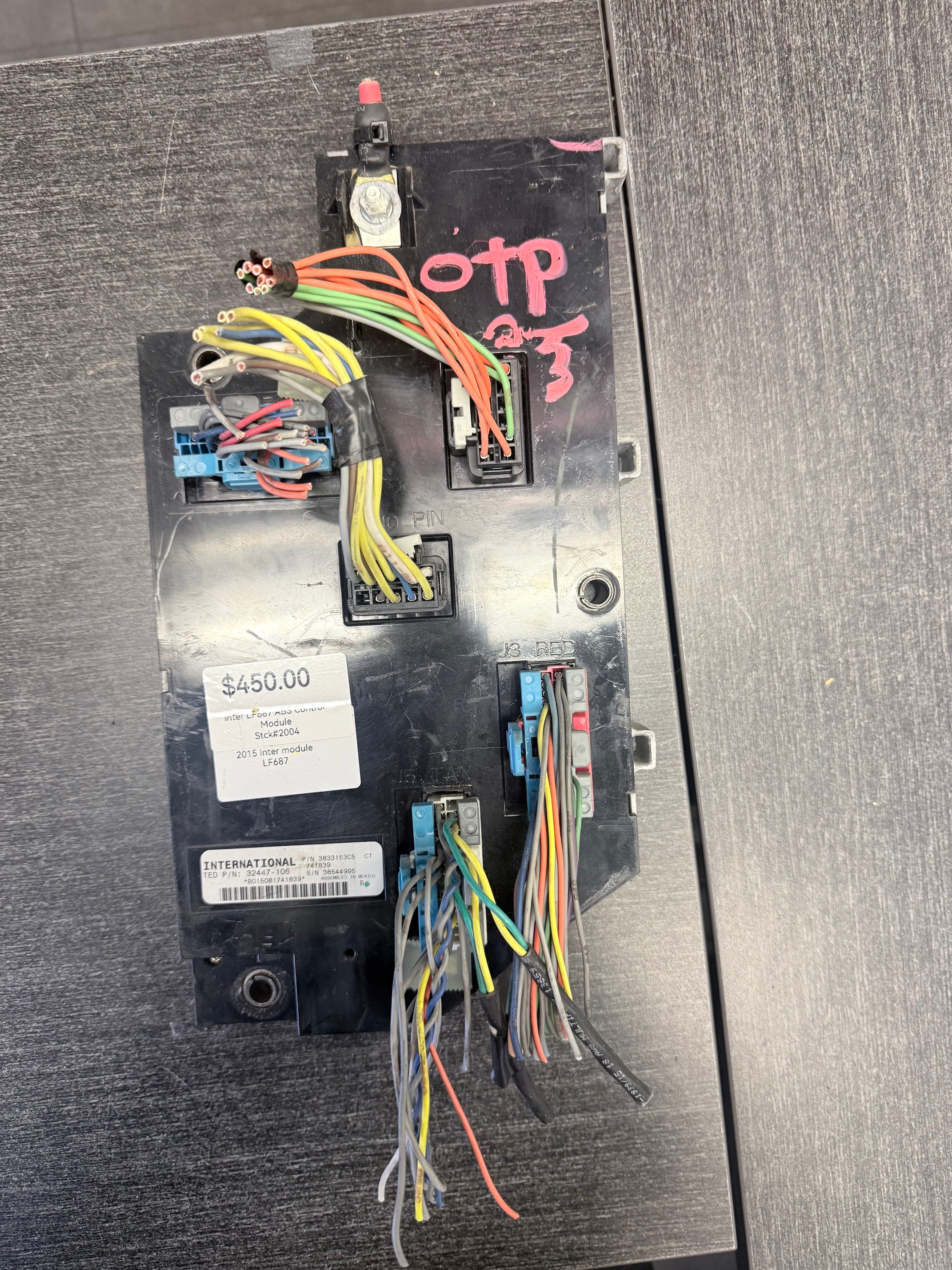 2015 International LF687 ABS Control Module 3833153C5 TED 32447-106 w/ Partial W