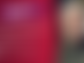 Qual é o papel das instituições de ensino no incentivo ao debate e à reflexão dos estudantes?