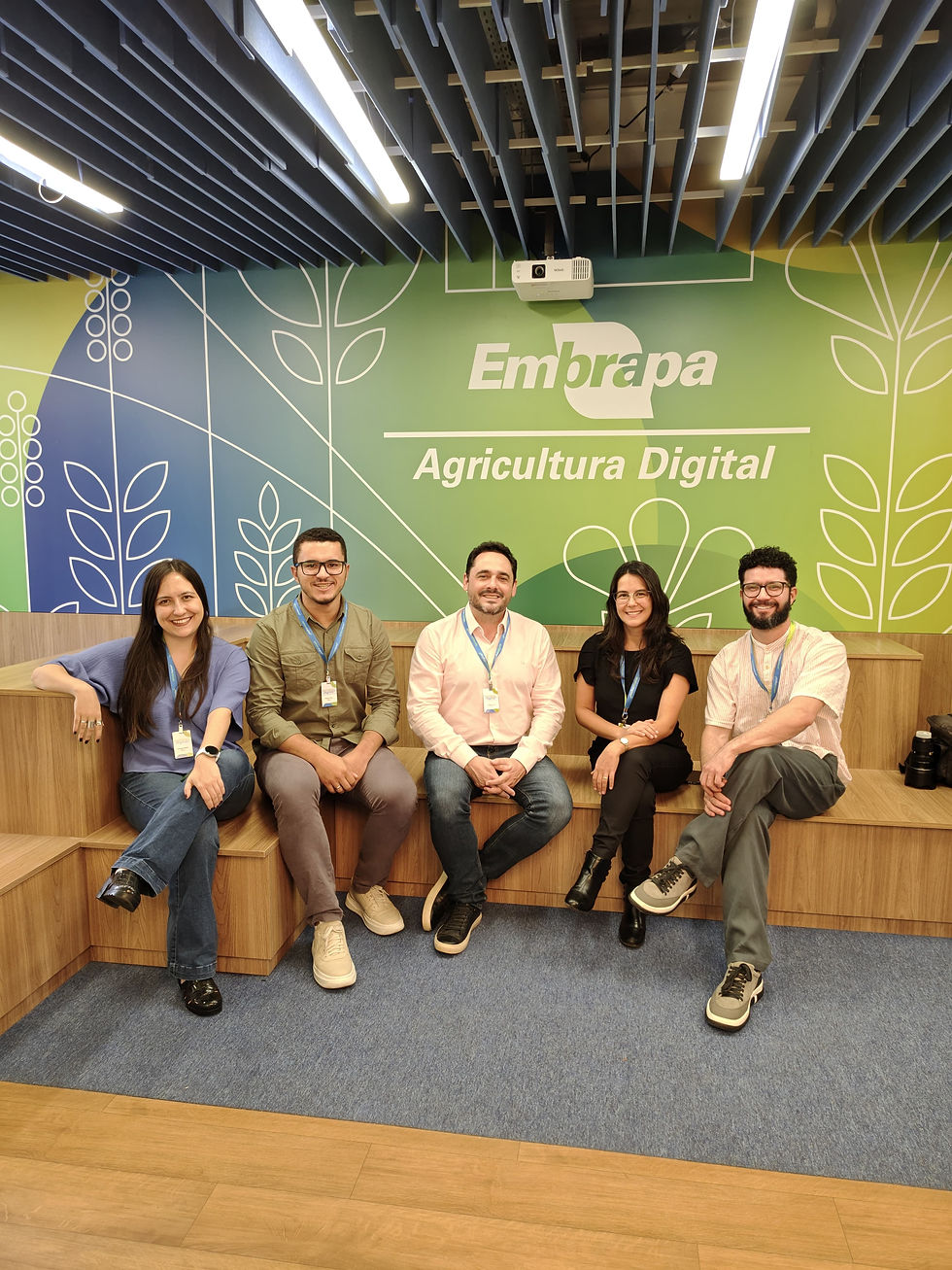 Membros do projeto Semear Digital e do Agritech Ufla: Fernanda Nunes, Mateus Melo, Paulo Henrique Leme, Caroline Paiva e Athila de Oliveira.