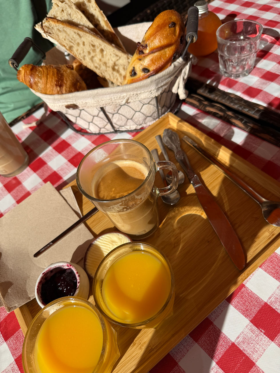 Breakfast at Boulangerie-Pâtisserie LM Gouzy